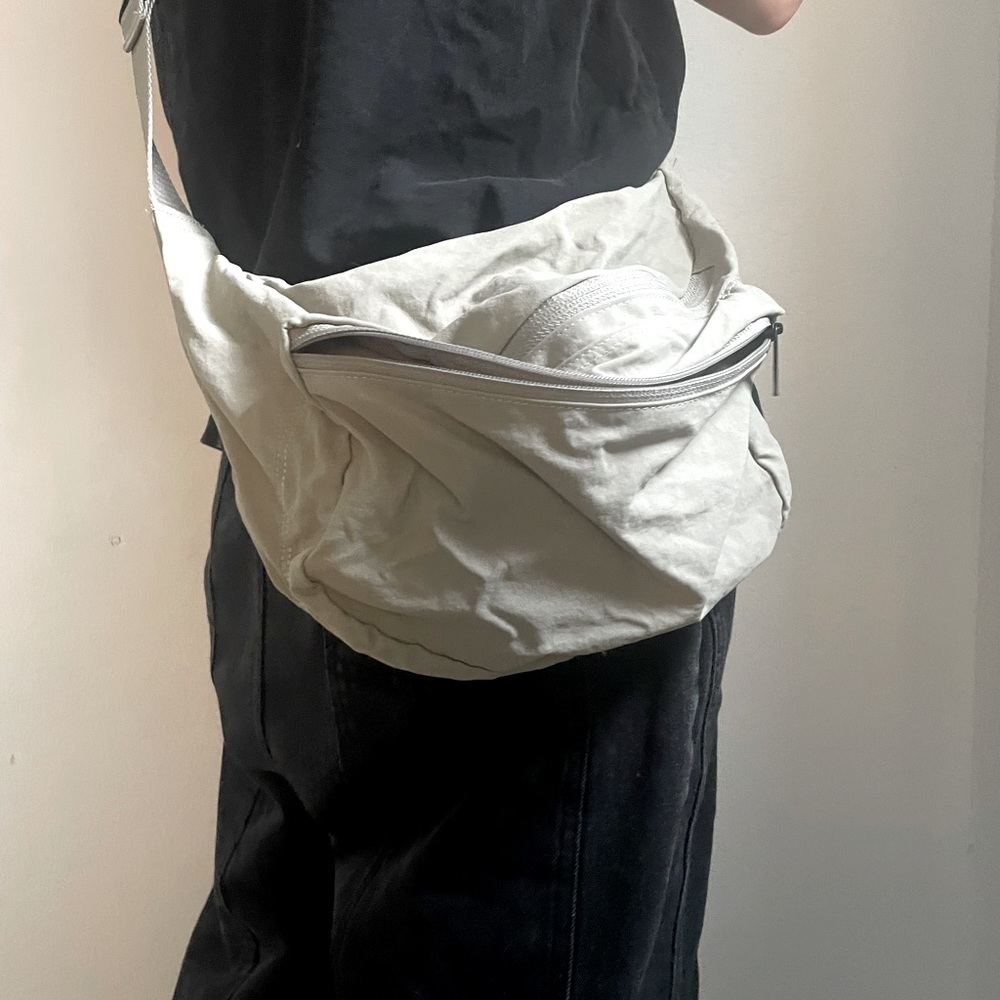 MEDIUM CROSSBODY BAG